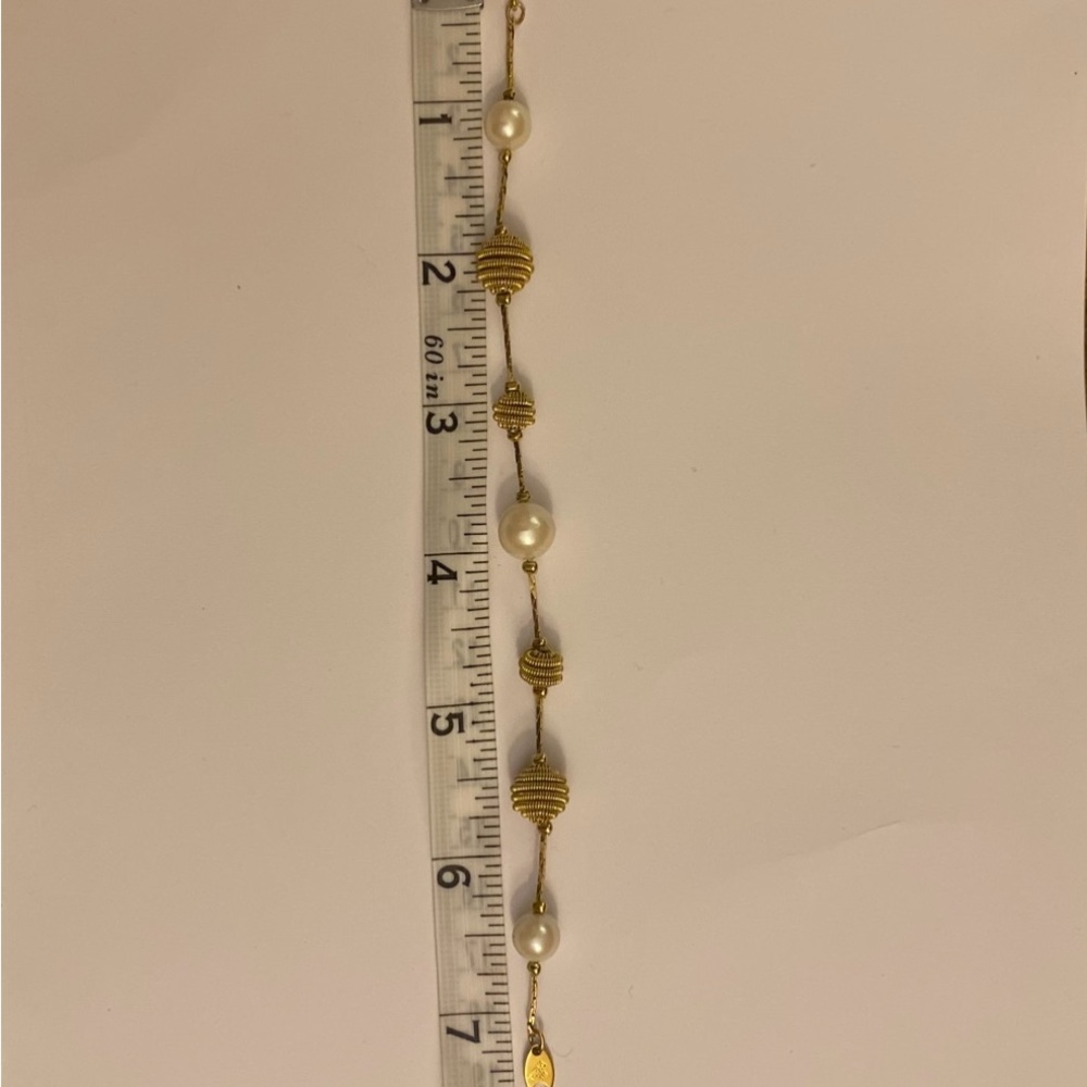 Vintage Signed Trifari Gold Tone Faux Pearl Bracelet Dainty Wedding Bride Gift - Picture 7 of 12